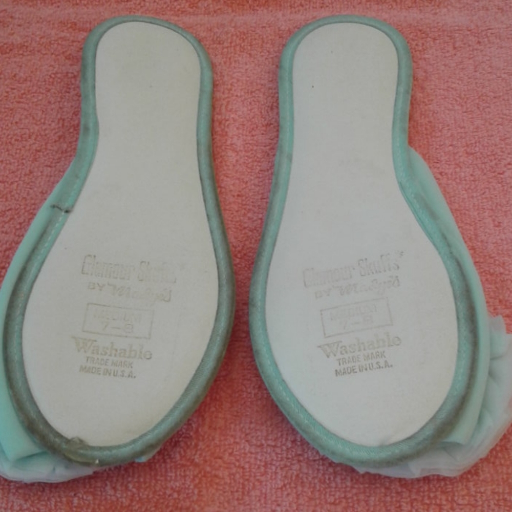 Slippers - Picture 2 of 3
